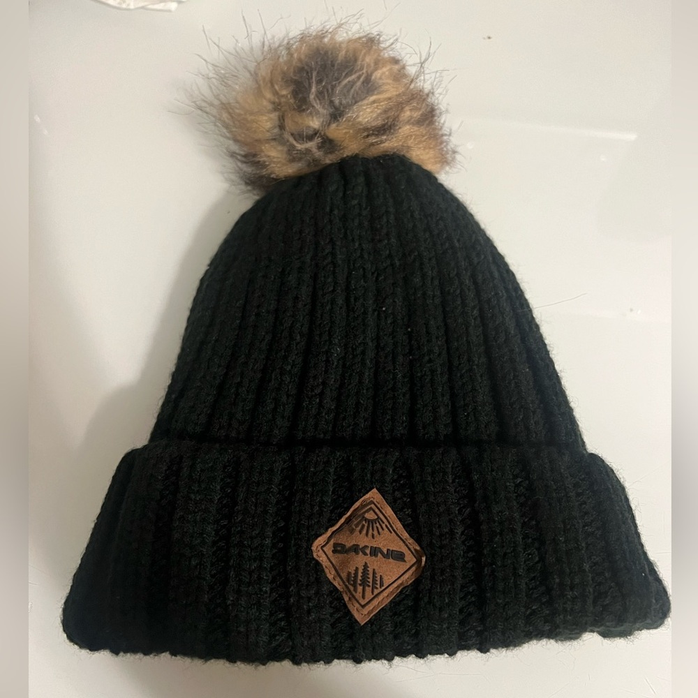 Dakine beanie with pompom